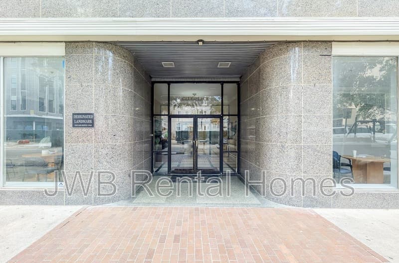 Jacksonville Condo: 311 Ashley St W #903