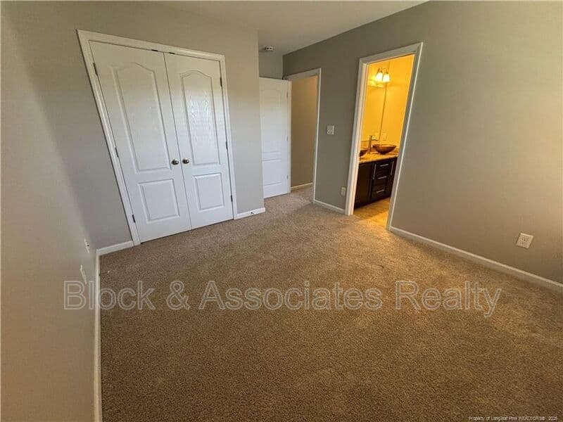 Raeford House: 438 Roanoke Dr