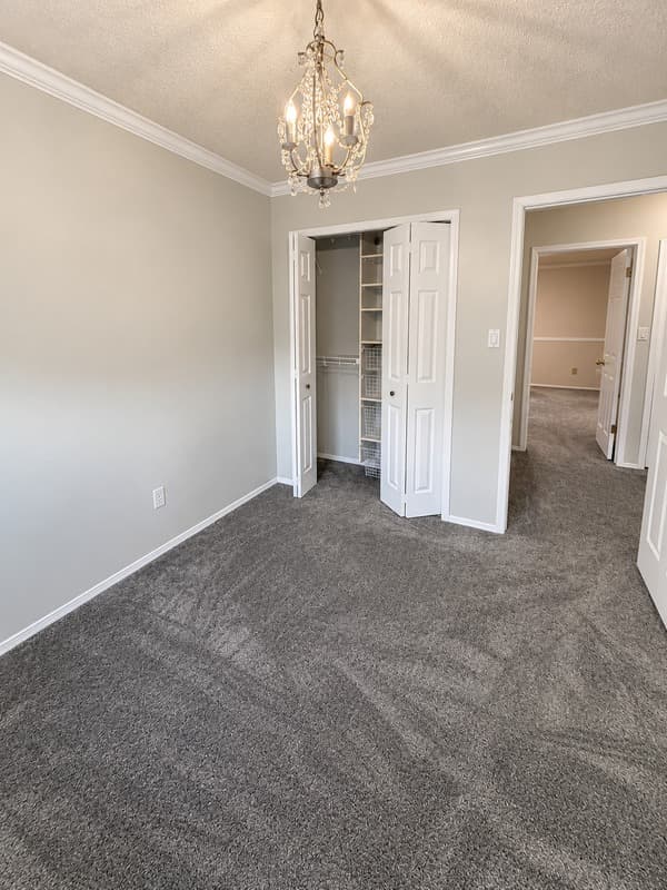 Edmonton House: 4711 43 Avenue NW