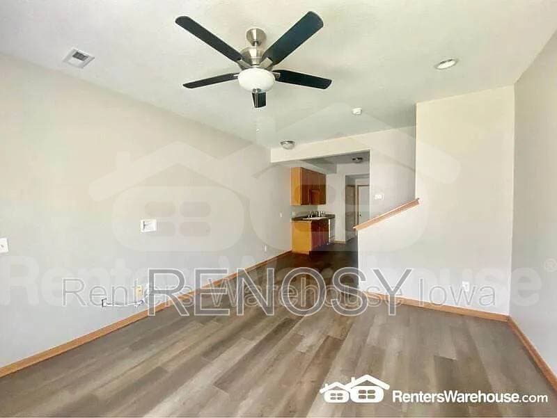 Ankeny House: 1143 ne 8th lane