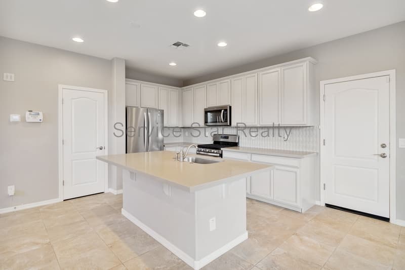 Phoenix House: 17214 N 9th Pl