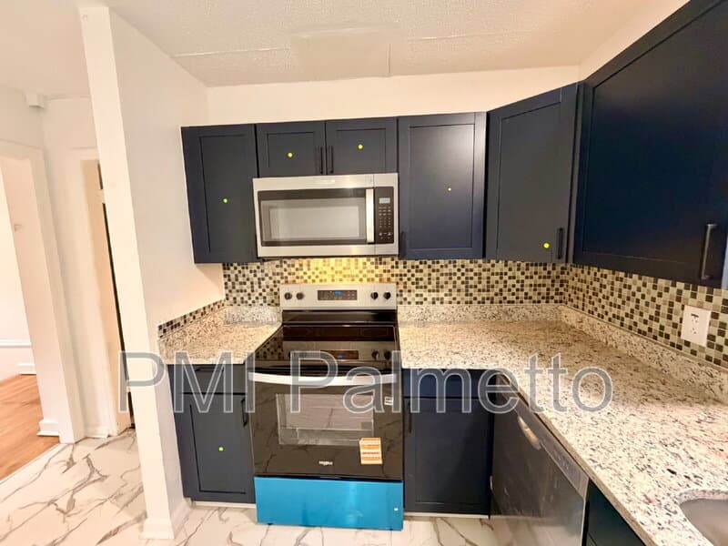 Columbia House: 7348 Parkview Drive