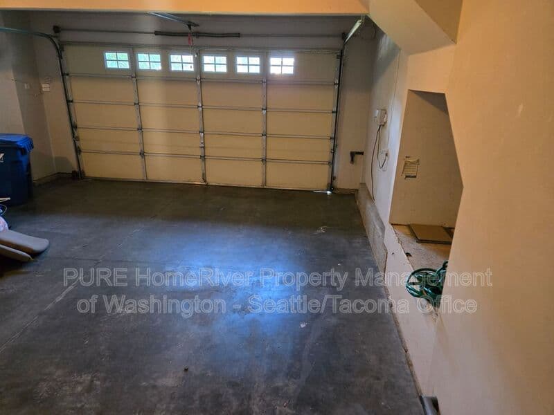 Auburn House: 5316 S 282nd Way