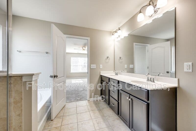 Waxhaw House: 3000 sewee Lane