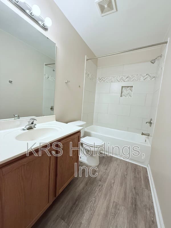 Raleigh House: 6920 Dawnalia Court