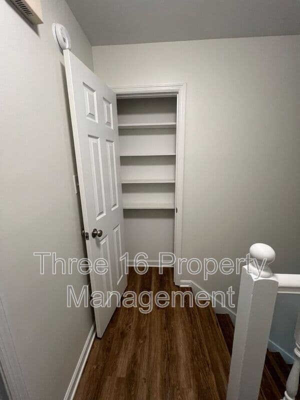 Evans House: 4211 Fairfield Cir