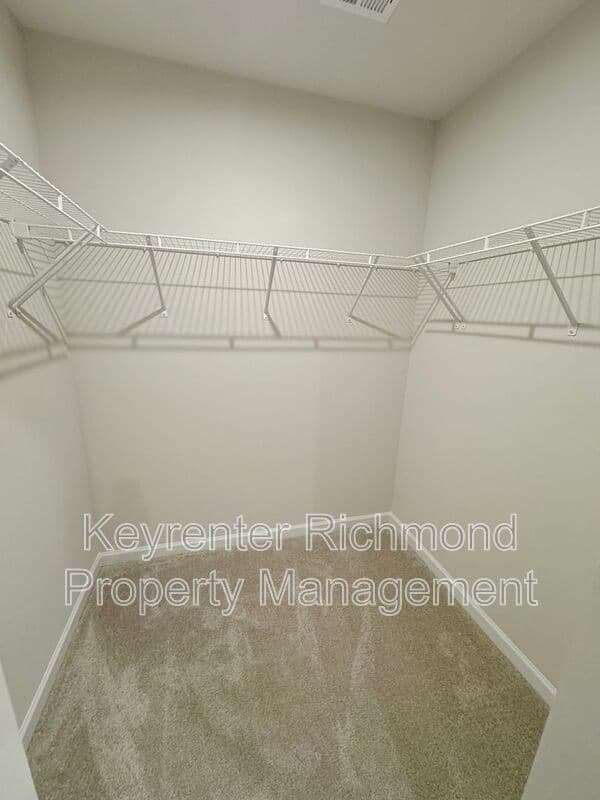 Richmond House: 1204 Canterbury Ridge Road
