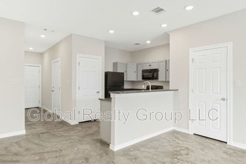 San Antonio Condo: 6914 Crestway Dr