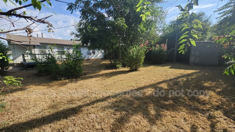Midwest City House: 1104 Hickory Lane