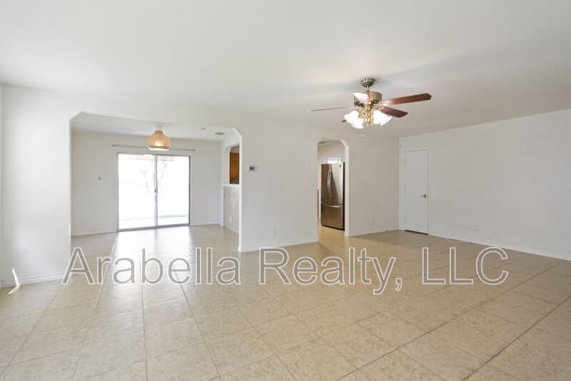 San Antonio House: 335 Cedron Chase