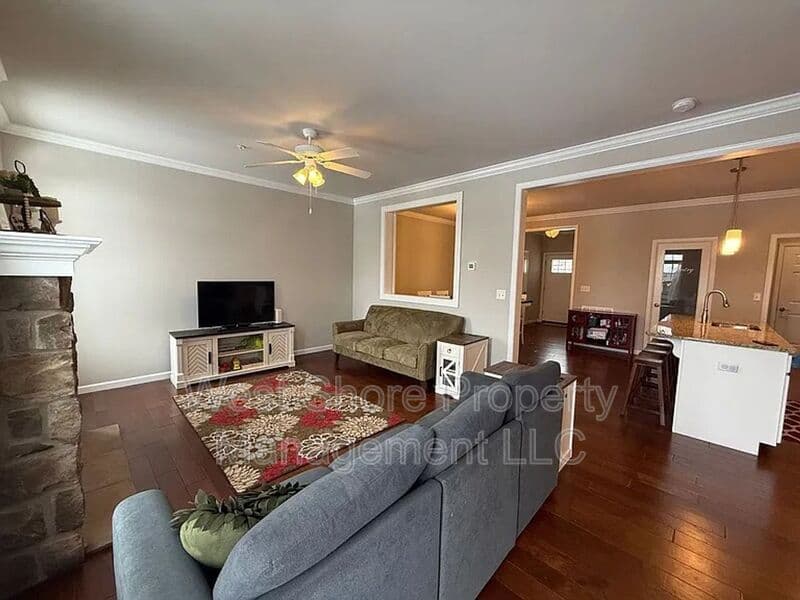 Mechanicsburg House: 1679 Haralson Drive
