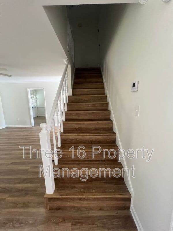 Evans House: 4211 Fairfield Cir