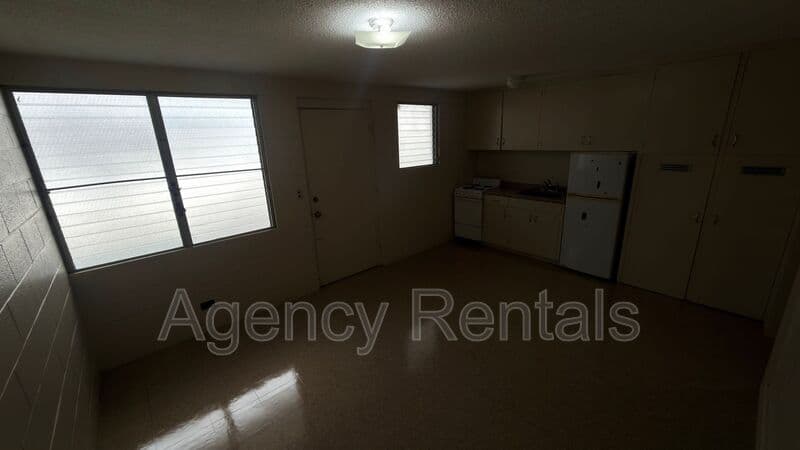 Honolulu Condo: 1717 Kaluhikai Lane
