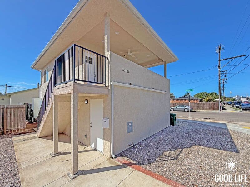 San Diego House: 5108 Savannah St