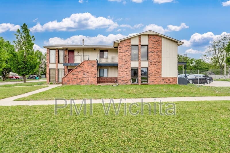 Wichita Townhome: 535 S. Lulu Ave