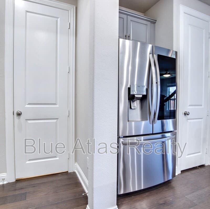 Allen House: 544 Sequoia Street