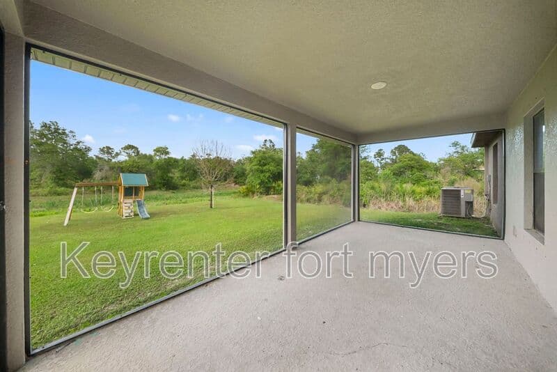 Lehigh Acres House: 490 Windermere Dr