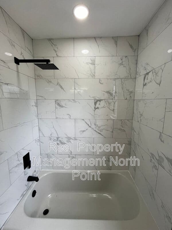 Atlanta House: 1645 Metropolitan Pkwy SW