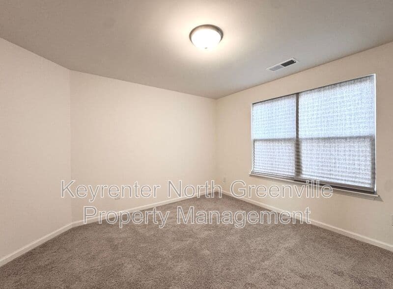 Simpsonville House: 612 Columbus Cir