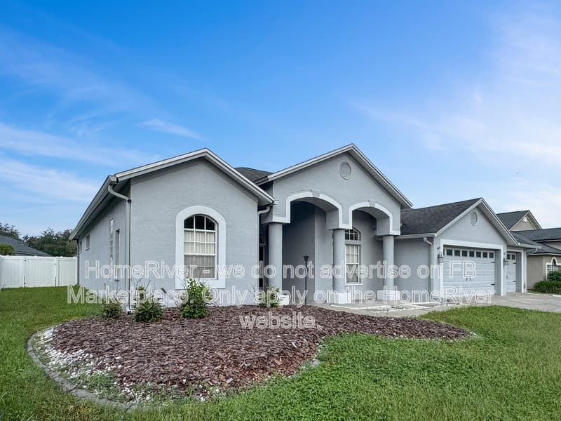 Tampa House: 10014 Cypress Shadow Ave