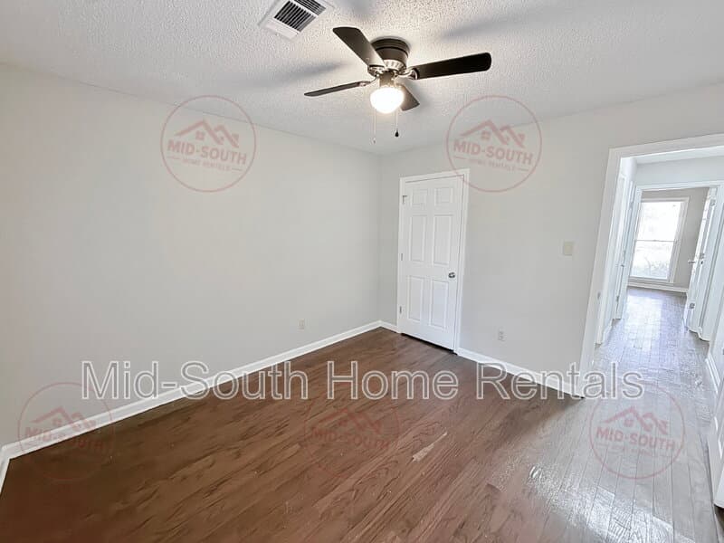 Cordova House: 8685 Sandy Hill Cove E.