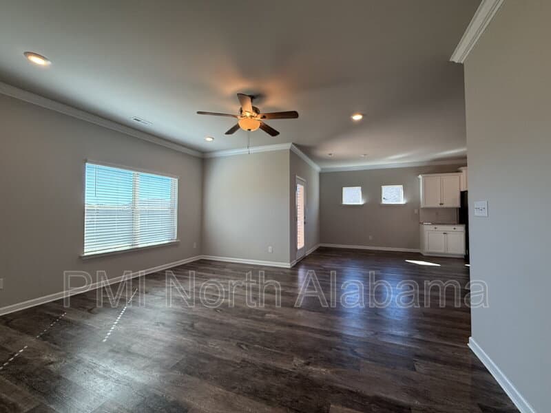 Harvest House: 122 Sunlit Grove Drive