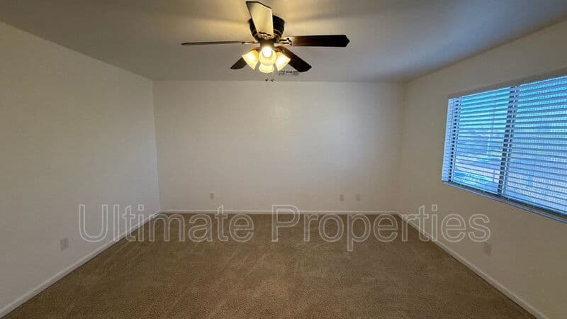 Surprise House: 11486 West Austin Thomas Drive