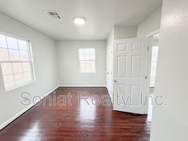 New Orleans Condo: 3433 LaSalle St.