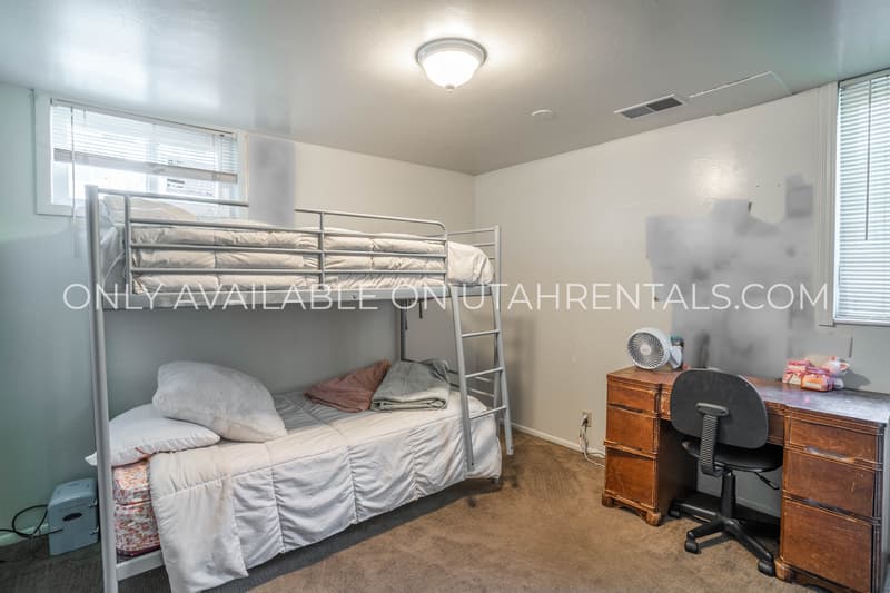 Provo House: 547 E 400 N
