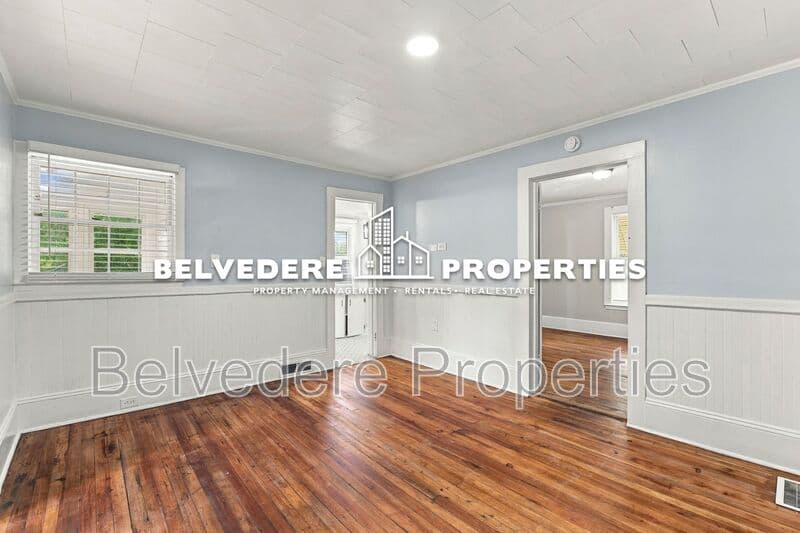 Winston-Salem House: 1400 NE 24th Street