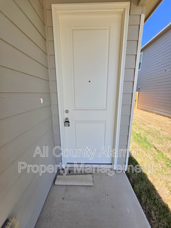 San Antonio House: 4823 Pico Pico St.