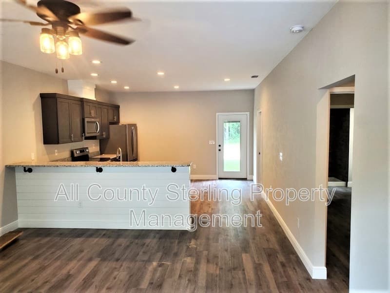Fort White Condo: 316 SW Yulan St