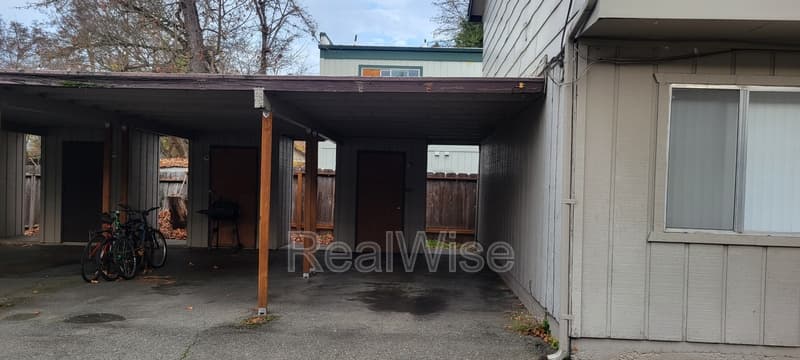 Grants Pass Townhome: 1112 SW 5th St