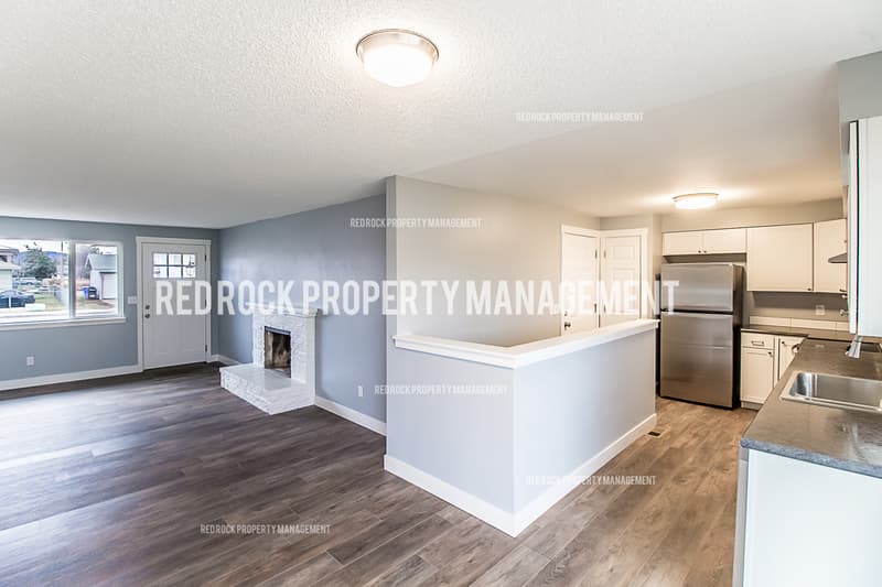 Spokane Valley House: 15313 East Broadway Avenue