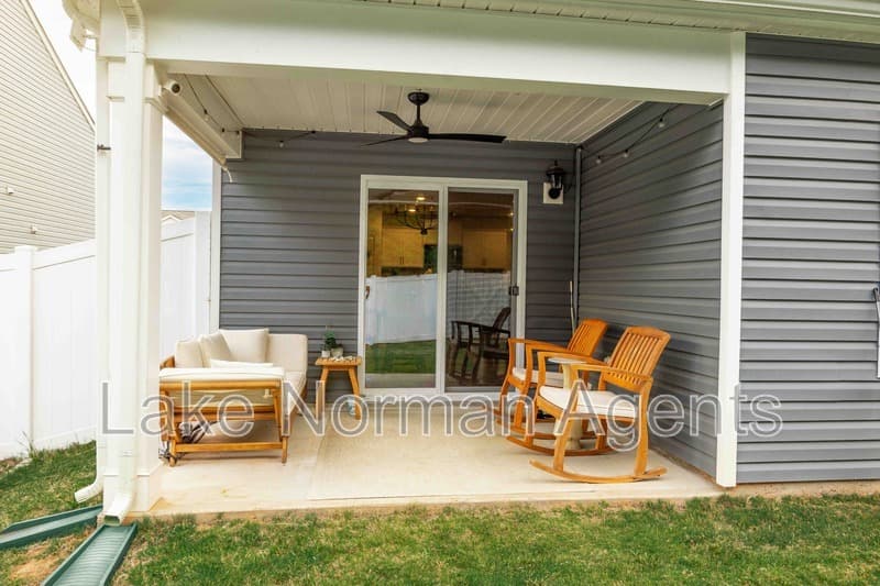 Sherrills Ford House: 2880 Sherrills Stream