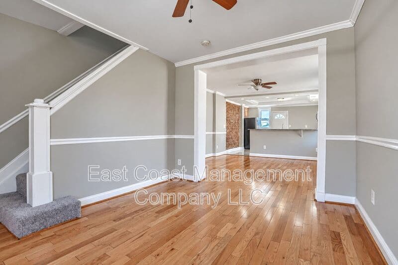 Baltimore House: 1120 N Lakewood Ave