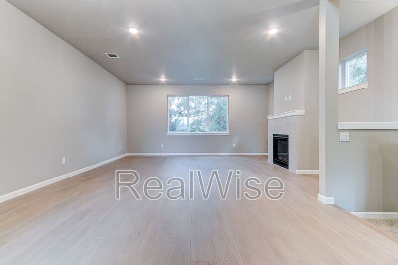 Aloha Townhome: 21303 SW Ortiz Ln