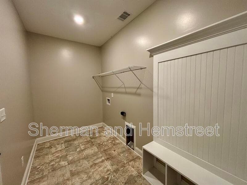 North Augusta House: 214 McDuffie Circle