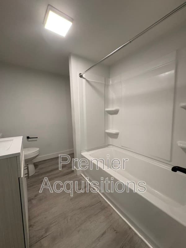 South Roxana Condo: 702 Biltmore Blvd