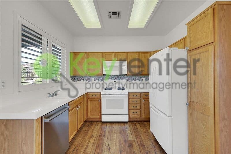 Lincoln House: 2532 Woodacre Lane