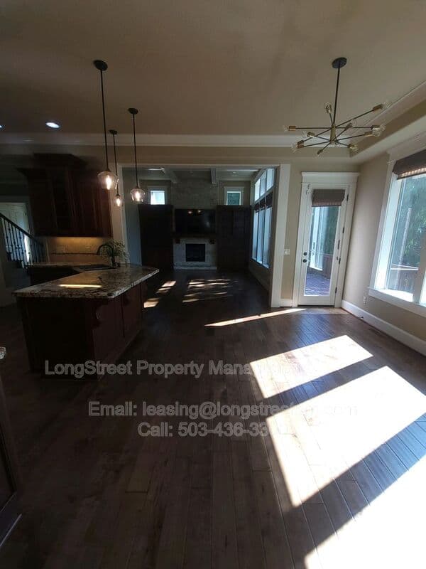 Portland House: 9739 NW Henry Ct