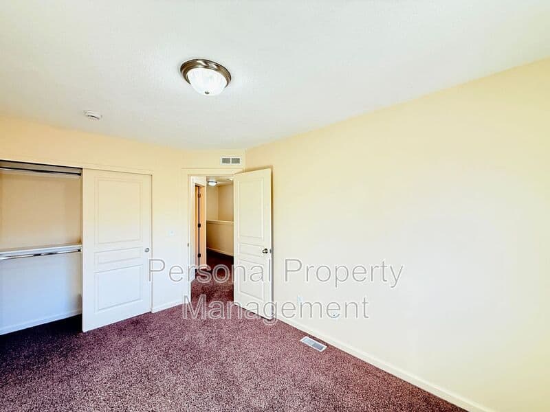 Vancouver House: 137 NW 76th St