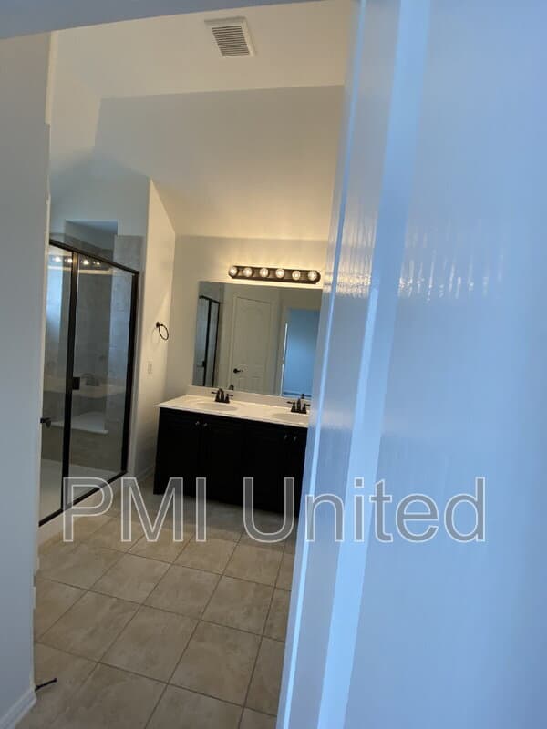 Fort Worth House: 4108 Volk Ct