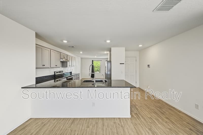 Coolidge House: 1333 W Pima Avenue