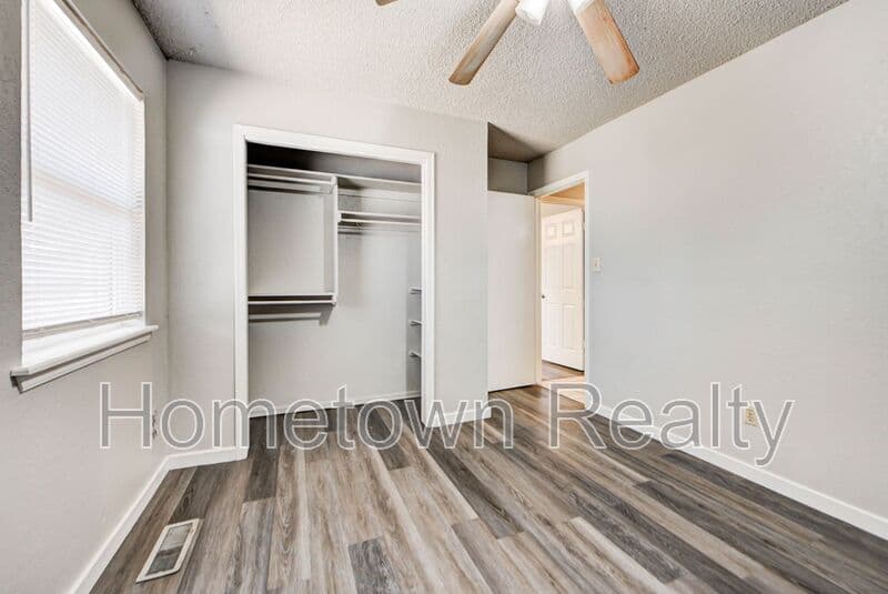 Norman Condo: 1713 Hillcrest Drive