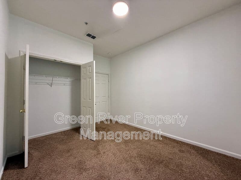 Jacksonville House: 10550 Baymeadows Road