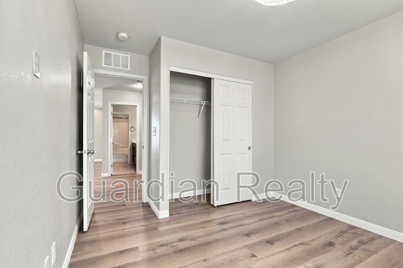 Las Vegas House: 5582 Grinding Rock Way