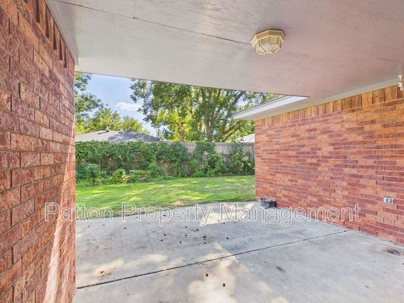 Amarillo House: 5707 Autumn Place