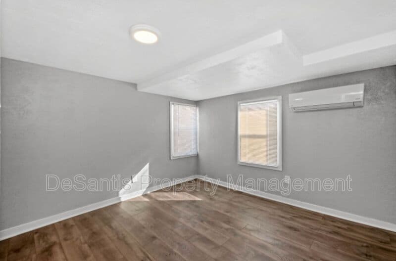Pittsburgh House: 2701 Oakely Way