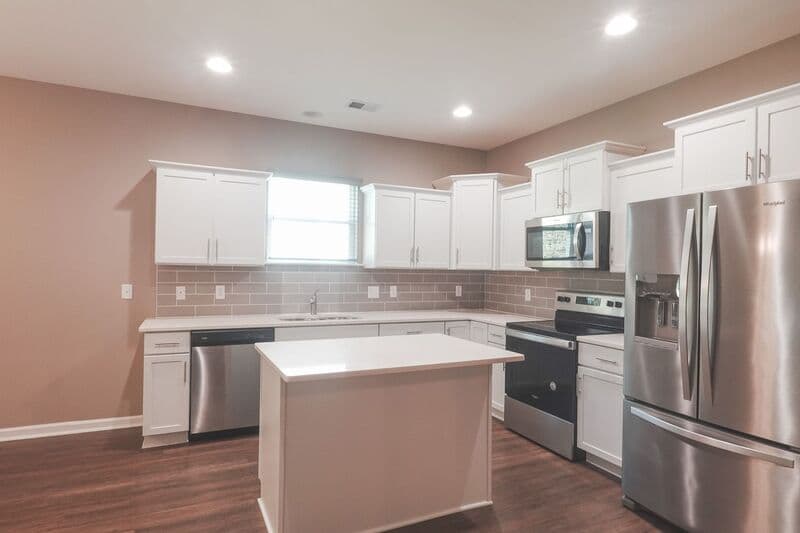 Richmond Hill House: 34 Crown Ct